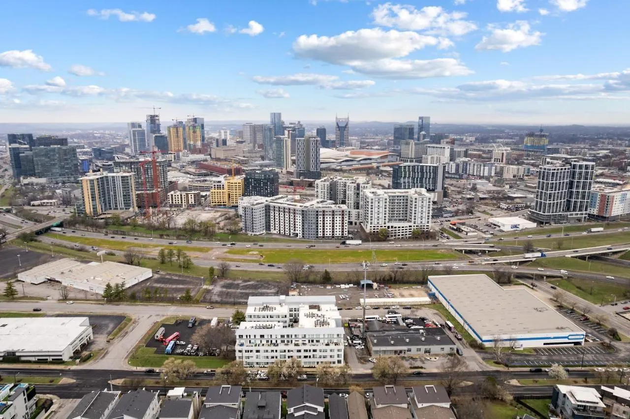 Дом отдыха Вилла Illume New Modern Downtown Views With A Pool Нэшвилл