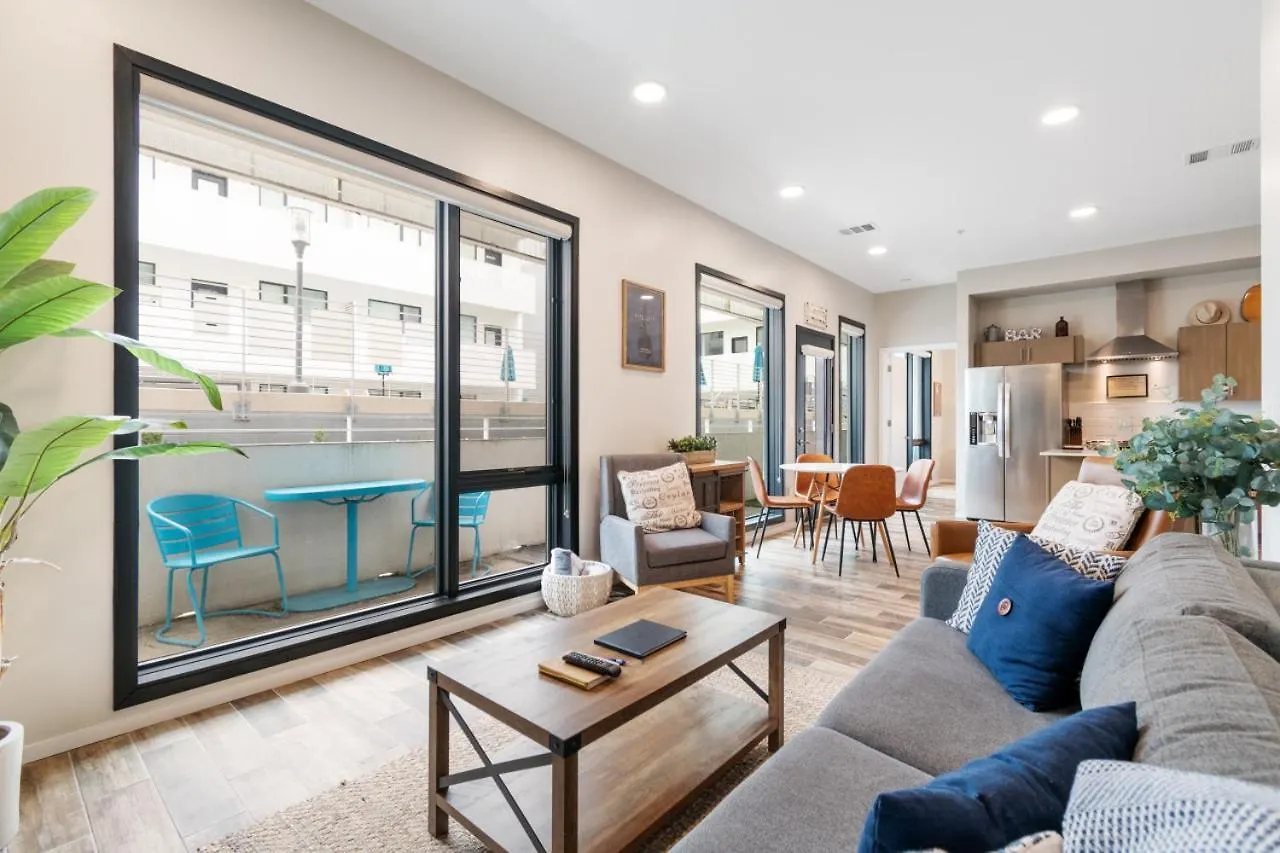 Дом отдыха Вилла Illume New Modern Downtown Views With A Pool Нэшвилл