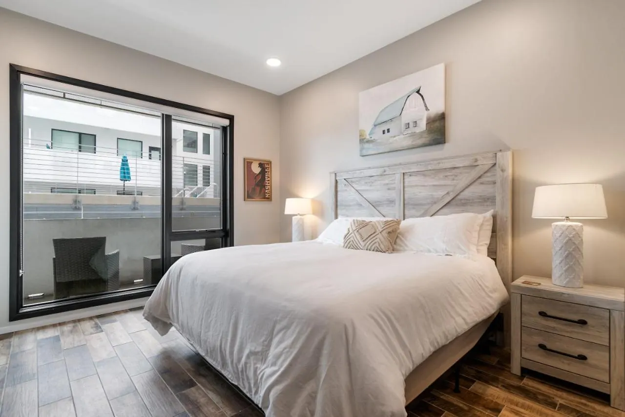 Дом отдыха Вилла Illume New Modern Downtown Views With A Pool Нэшвилл